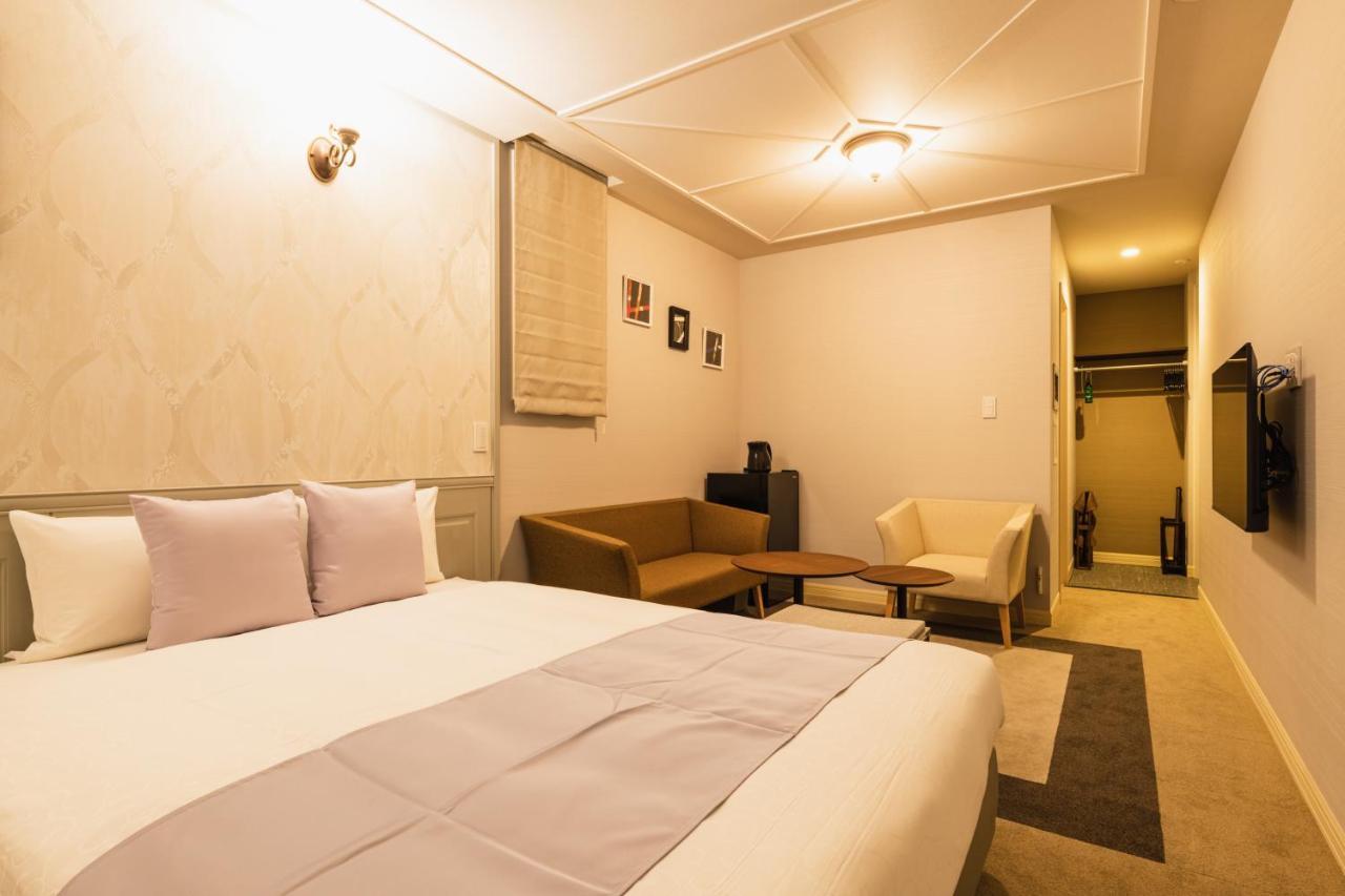 Grand Base Hakata-I Lejlighedshotel Fukuoka  Eksteriør billede